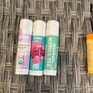 TREAT JUMBO LIP BALM